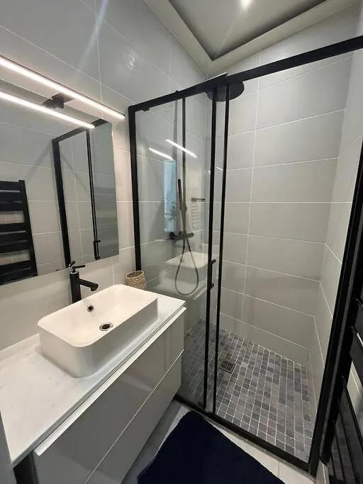 Apartment Goodguest - Amazing Apartement Batignolles Bail Mobilite Paris France